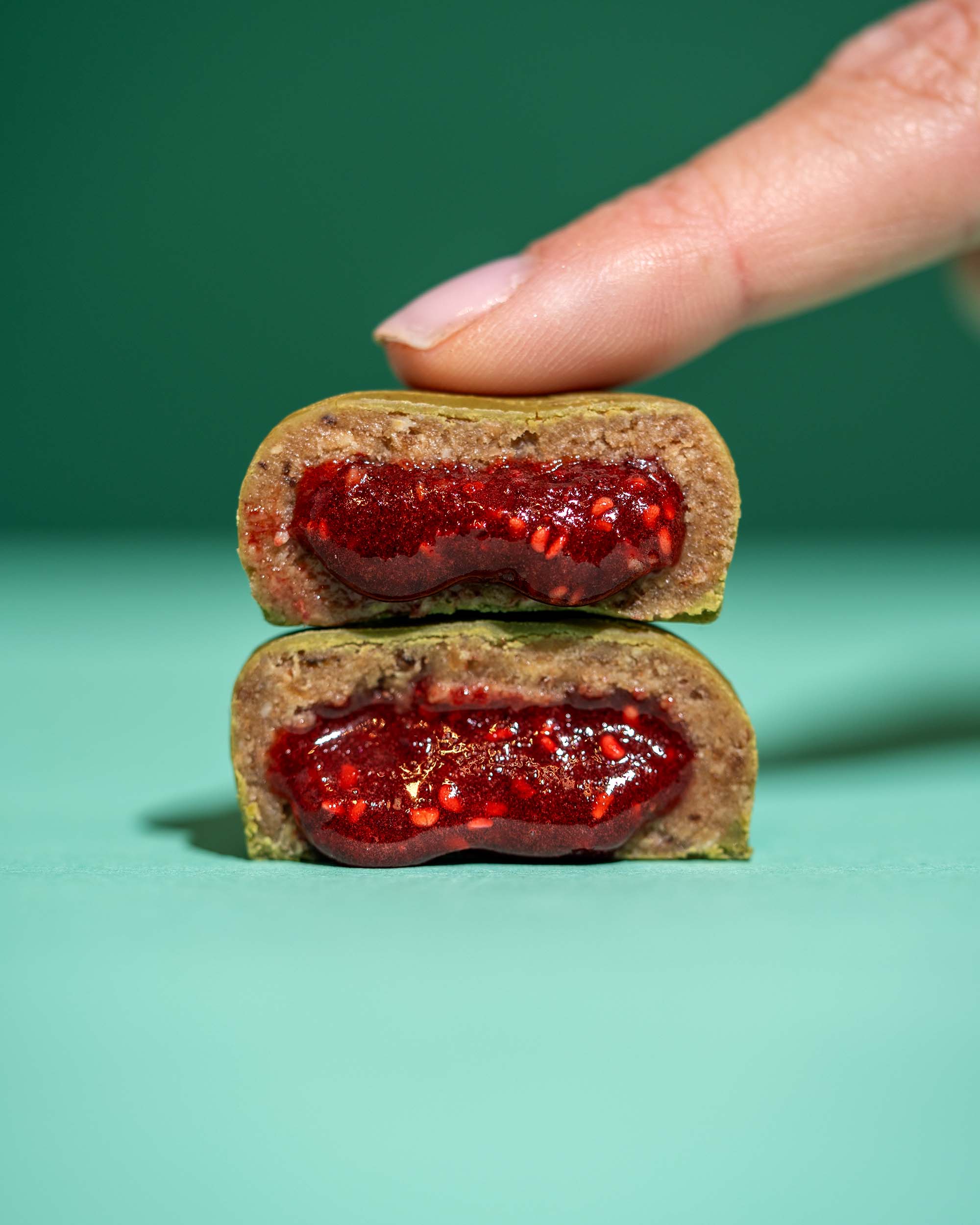 Organic Pralinis Matcha Raspberry (box of 12)