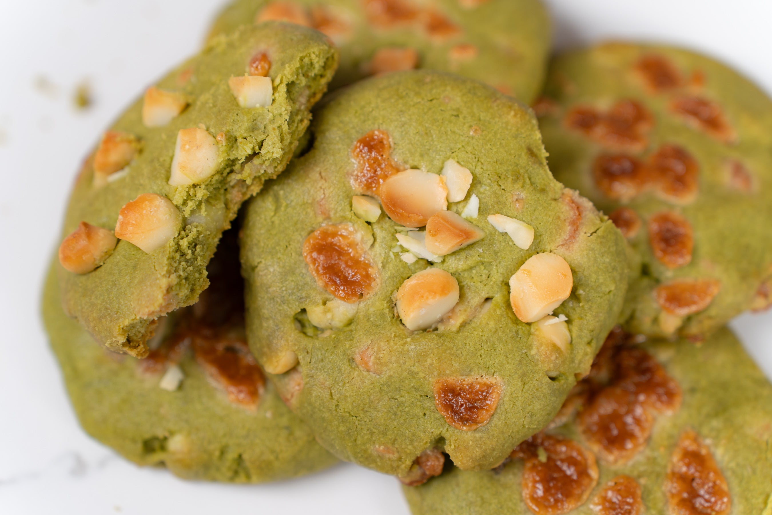 Vegane und gesunde Matcha Cookies ohne Zucker – einfaches Rezept von Lini's Bites
