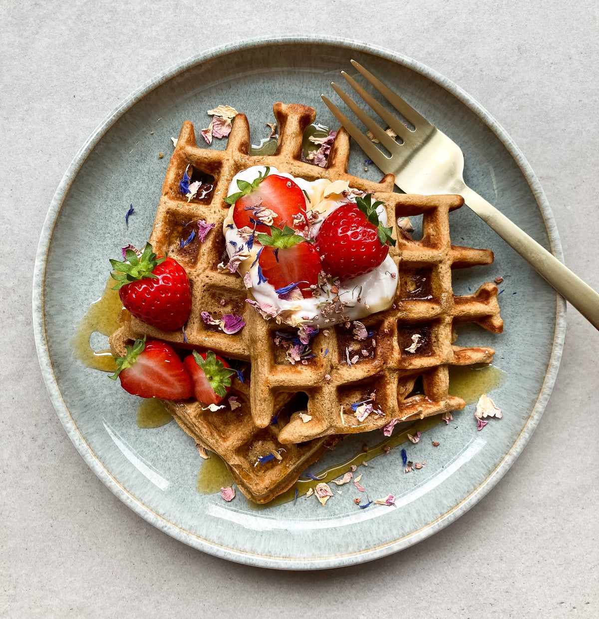 Kichererbsenwaffeln mit Erdbeeren