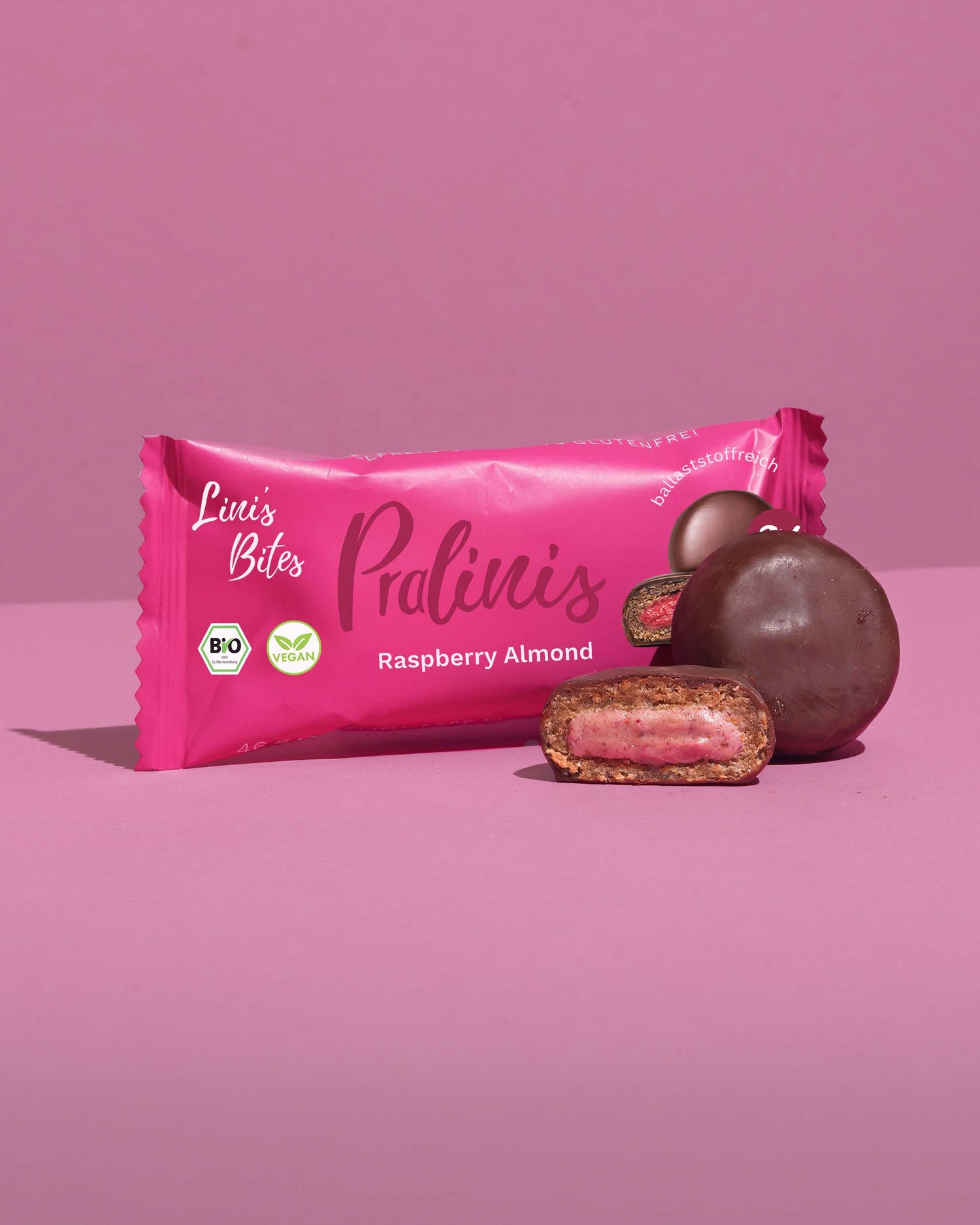 Frambozen Amandel Karamel Pralinis - Biologisch (Doos van 12)