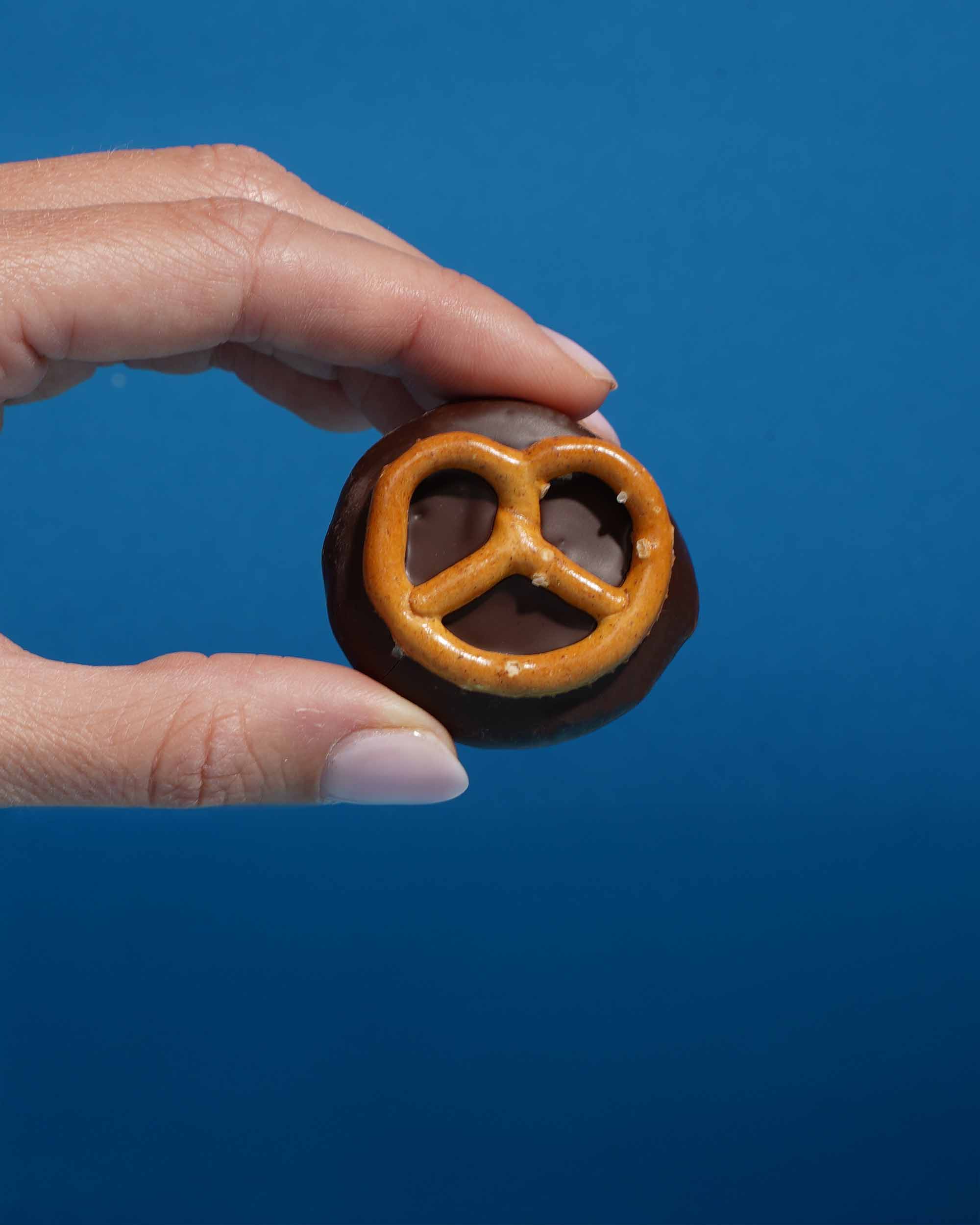 Bio Pralinis Salted Pretzel (12er Box) - VORBESTELLUNG